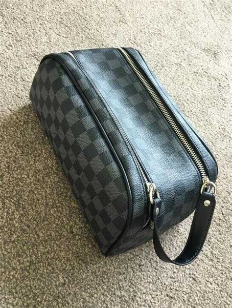 louis vuitton mannen toilettas|Louis Vuitton poche.